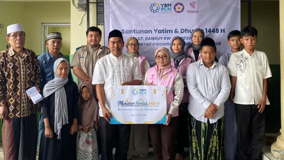 YBM PLN UPT Bogor dan Srikandi PLN UPT Bogor serta PIKK PLN UPT Bogor menggelar Santunan Anak Yatim di Masjid Jami Arrahman UMM Kholid Cigombong, Kabupaten Bogor. (Dok. PLN UPT Bogor)