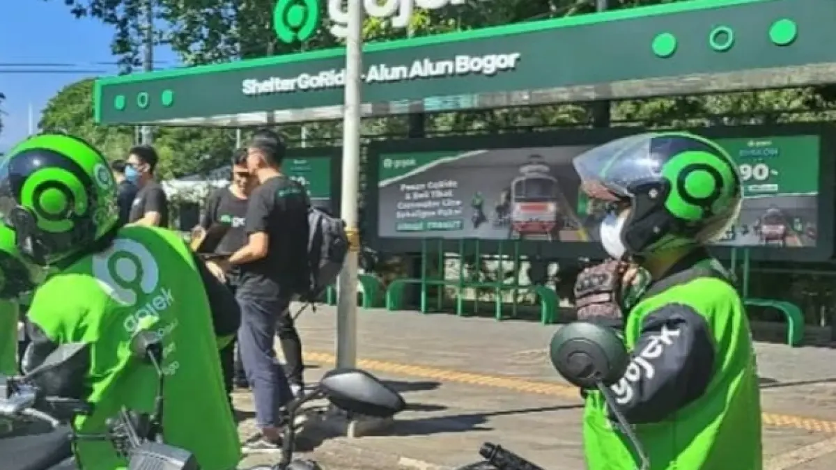 Ilustrasi: Driver ojek online saat berada di shelter alun-alun Kota Bogor. (Fikri/Radar Bogor)
