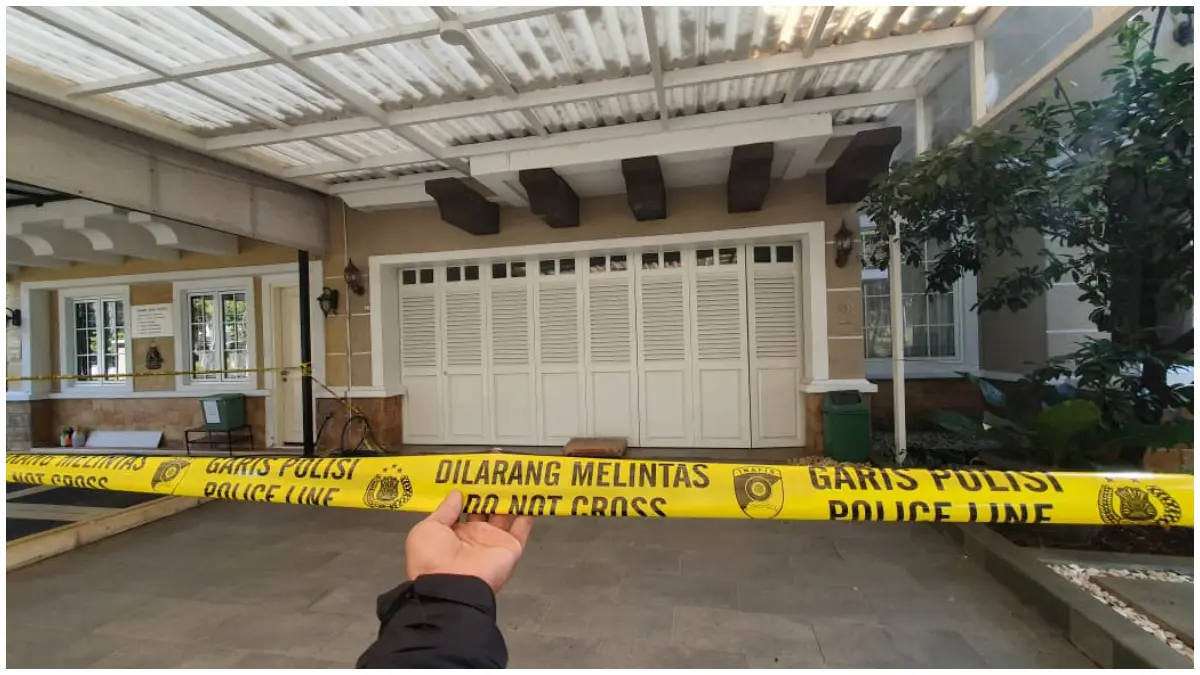 Kondisi rumah mewah di Sentul Bogor usai digeledah polisi. (Foto : Billy/Radar Bogor)