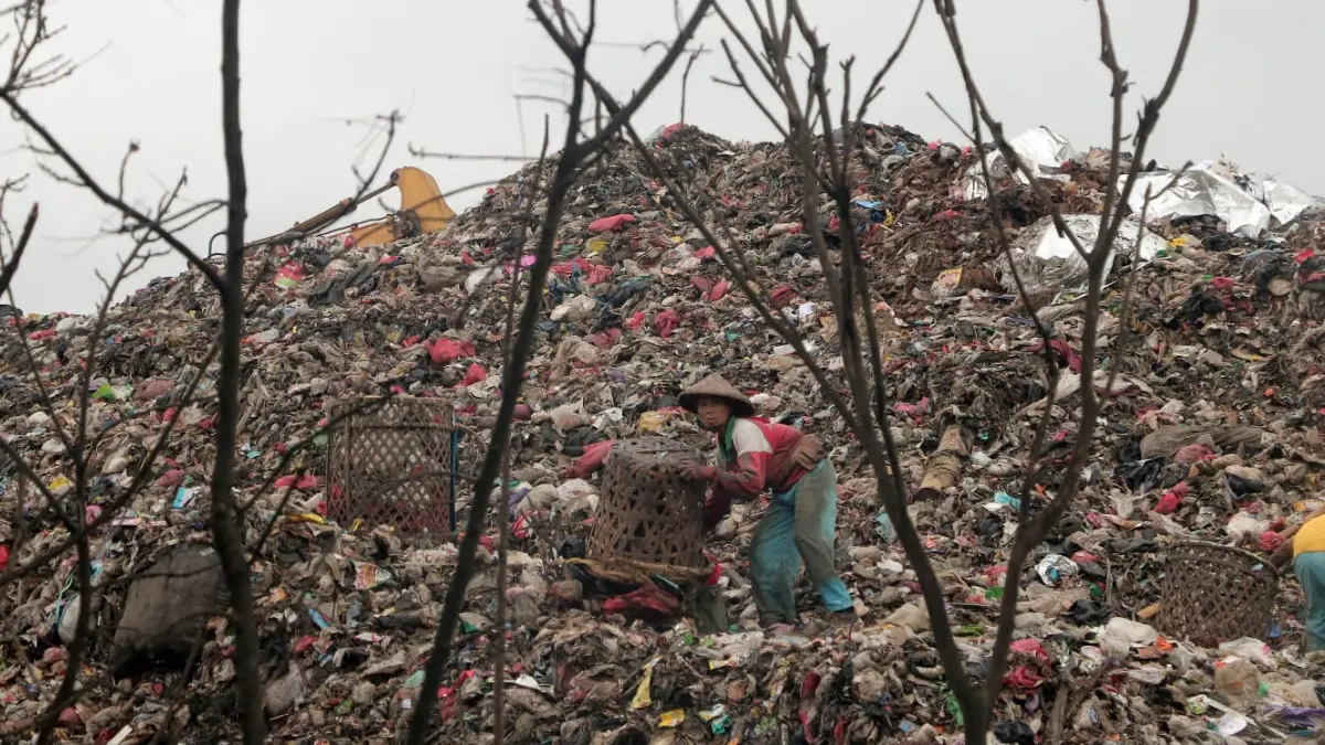 Tumpukan sampah di TPAS Galuga, Kabupaten Bogor. (Hendi Novian/Radar Bogor)