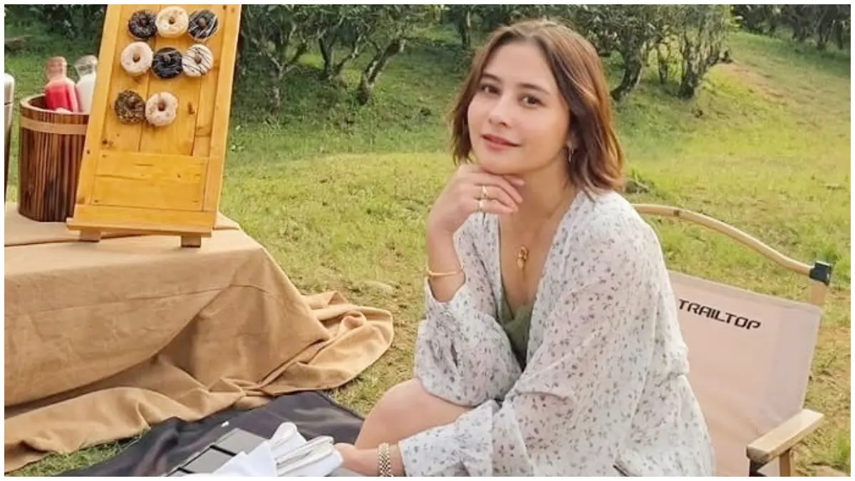 Prilly Latuconsina saat menghadiri Cast Reveal Film ‘Minal Aidin Mohon Maaf Minta Rizki’
(Foto : YouTube @PrillyLatuconsinaVideo)