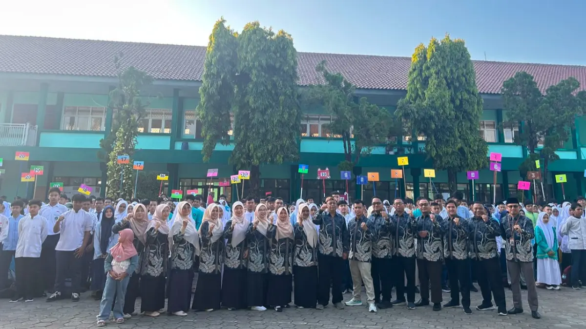 Ratusan murid baru bersama guru MAN 1 Bogor saat mengikuti pembekalan Pra Masa Ta