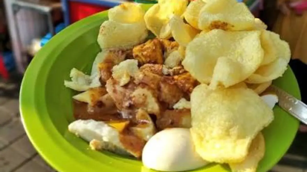 Kuliner sore dan malam yang selalu ramai di Bogor. Foto: X