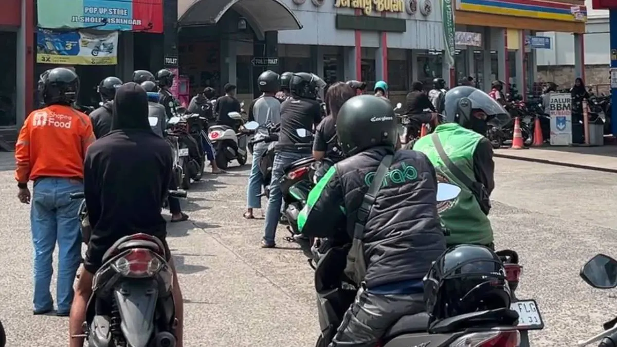 Antrean di SPBU Solis Bogor. Foto: Aziz/Radar Bogor.