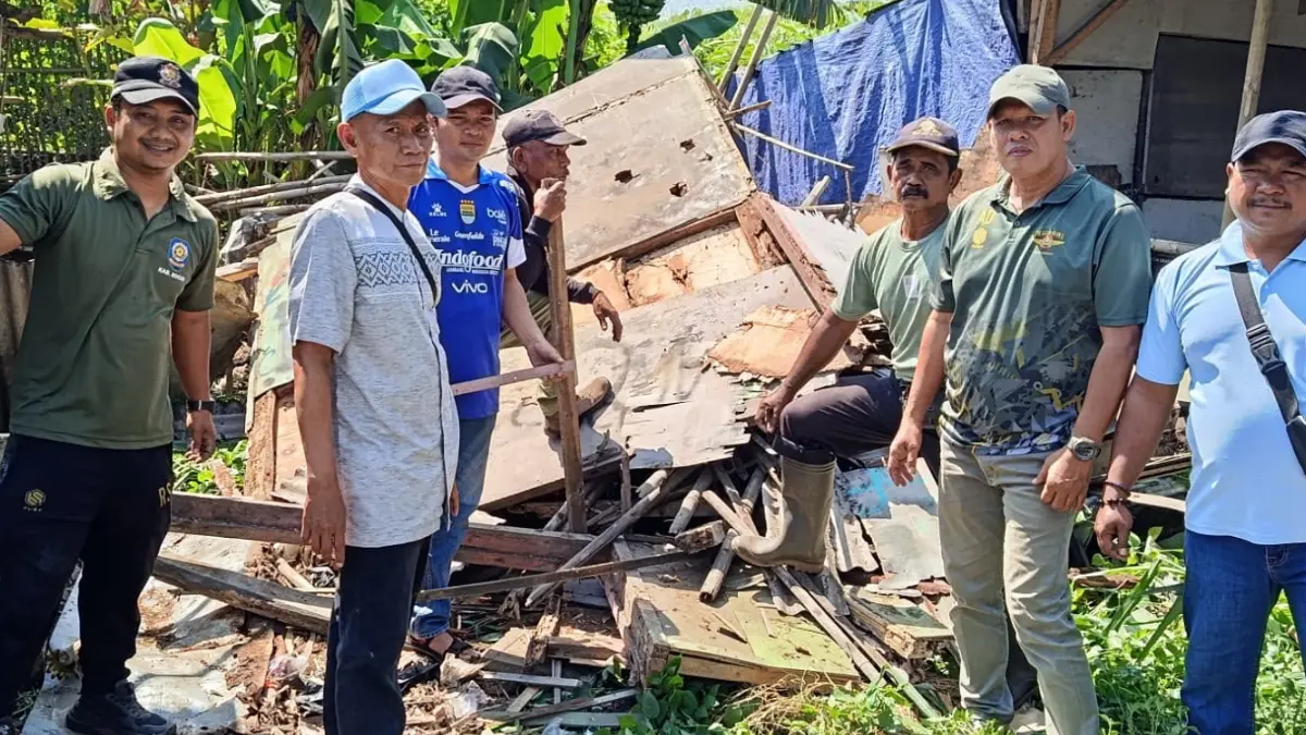 Pemkab Bogor melakukan normalisasi sungai dan penertiban bangunan liar di wilayah Kecamatan Rancabungur. (Dok. Pemkab Bogor) 