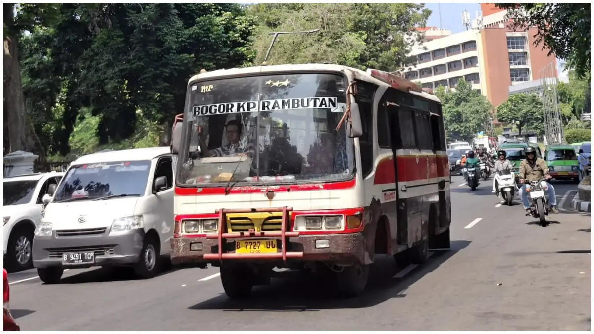Bus Miniarta yang tengah melintas di Jalan Djuanda Kota Bogor. (Foto : Fauzan/Radar Bogor)