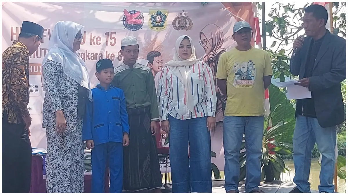 FWHBU) bersama jajaran Polres Bogor menyantuni 34 anak yatim dalam rangka HUT Bhayangkara ke-80 dan juga HUT FWHBU ke-15.
(Foto : FWHBU)