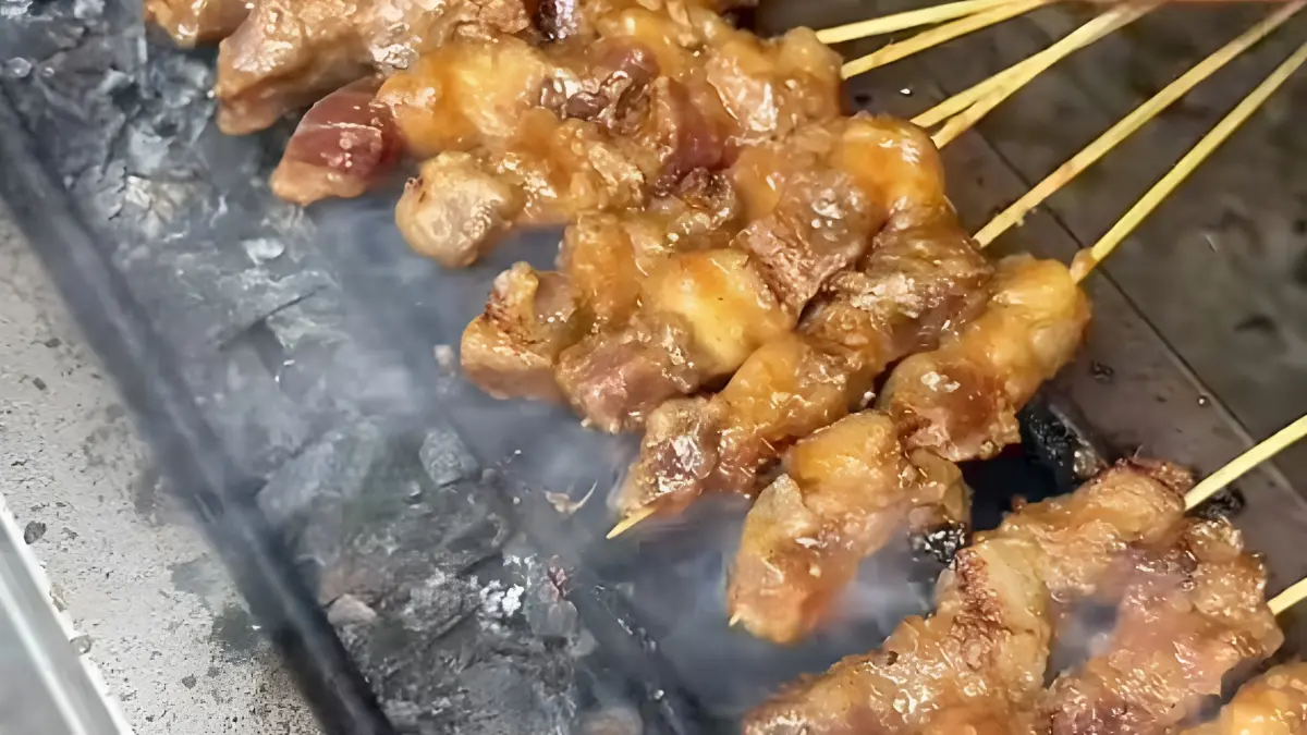 Kuliner Sate Maranggi H Enoh. (Foto: Instagram @yugussi)