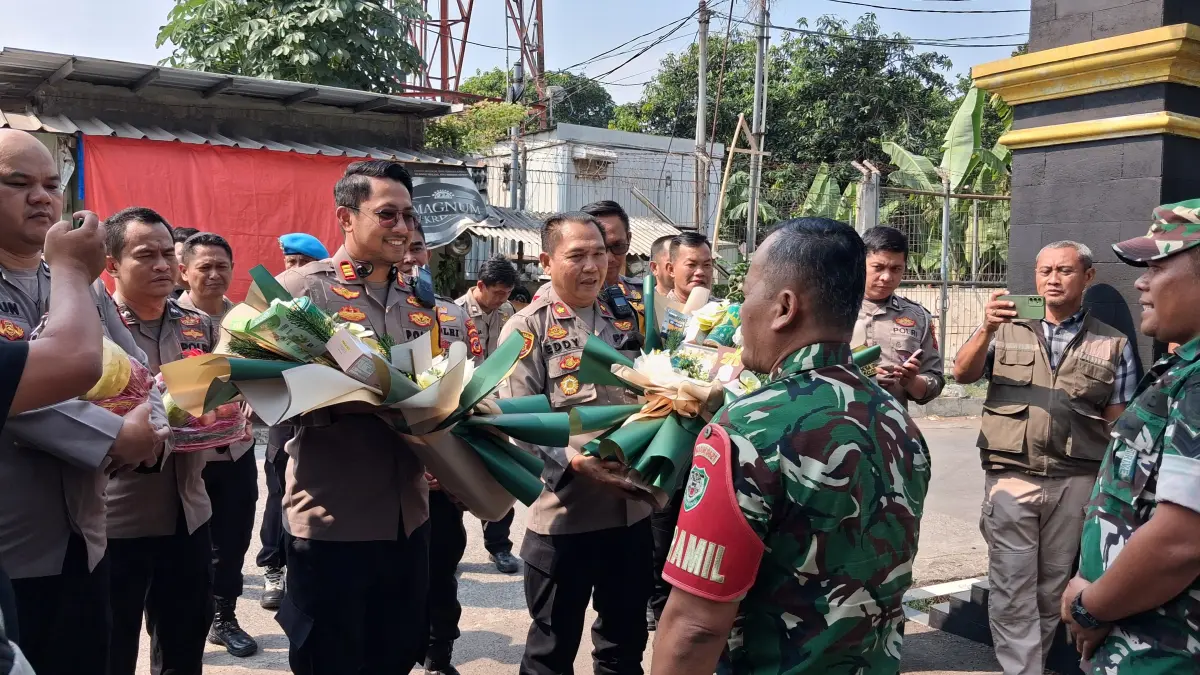 Danramil Citeureup saat menerima kunjungan dari Polsek Citeureup dan Polsek Babakan Madang di Koramil 0621-03/Citeureup, Selasa, 14 Juli 2026. (Muhammad Ali/Radar Bogor)