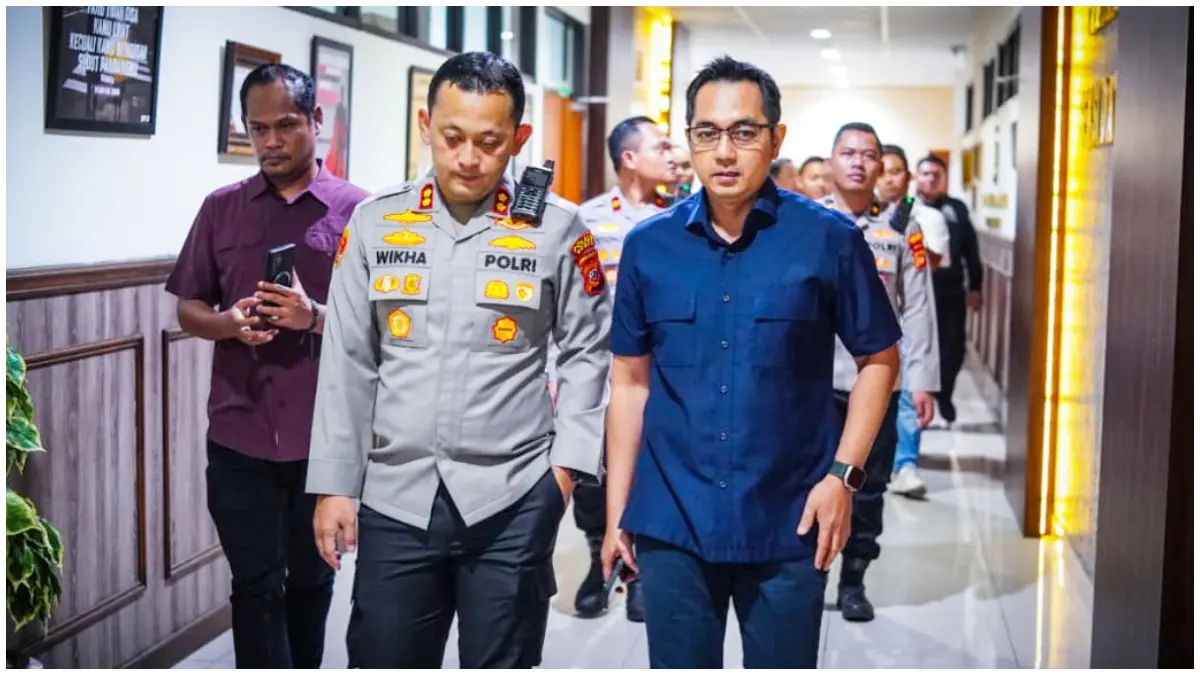 Kapolres Bogor, AKBP Wikha Ardilestanto bersama Kepala Kejari Kabupaten Bogor, Denny Achmad dalam rangka kunjungan kerja Polres Bogor. (Foto : Polres Bogor)