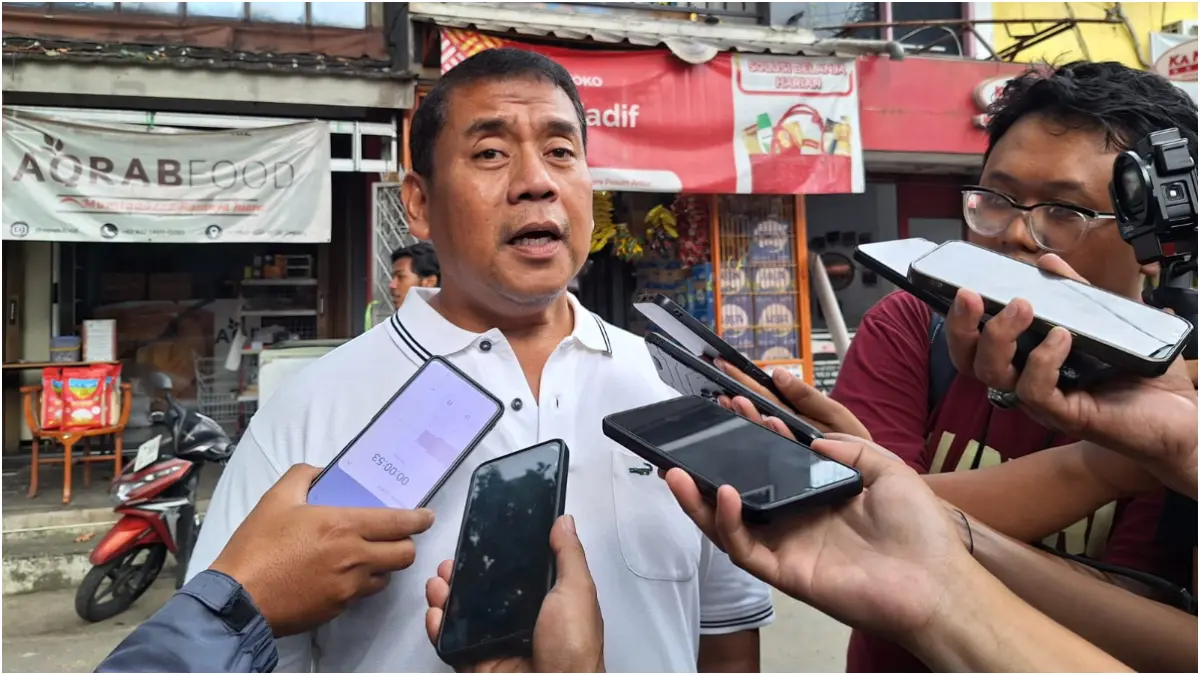 Kepala Dinas Perumahan dan Permukiman Kota Bogor Chusnul Rozaqi memaparkan hasil Survei Kepuasan Masyarakat Semester I 2026. (Dede/Radar Bogor)