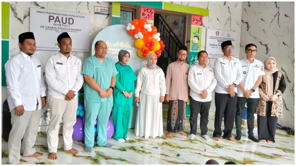Peresmian sekolah gratis Yayasan Cahaya Piradita Kaning bagi anak yakim dan dhuafa.
