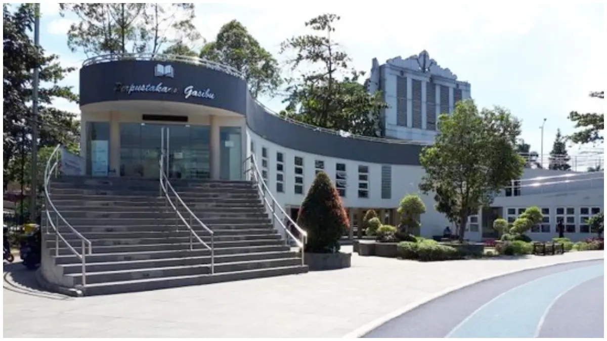 Kawasan Perpustakaan Gasibu tengah menjalani penataan.