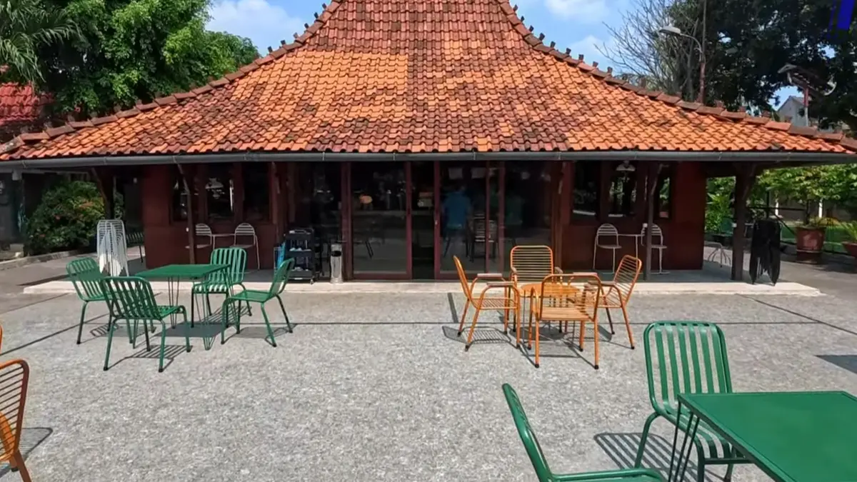 Kafe Latar Kopi di Jakarta Selatan. (Foto: YouTube Mlaku Mlaku Yuuk)