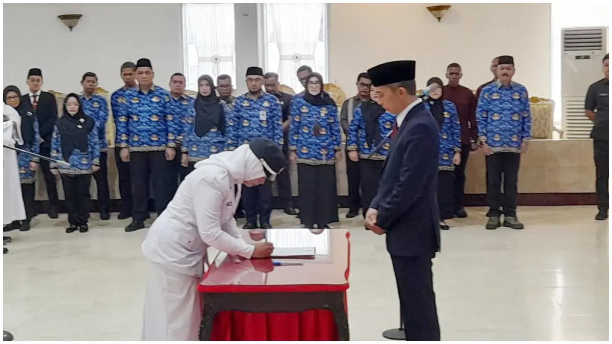 Pelantikan 15 Pejabat Administratid dan Pengawas Pemkot Bogor. (Foto : Fauzan/Radar Bogor)
