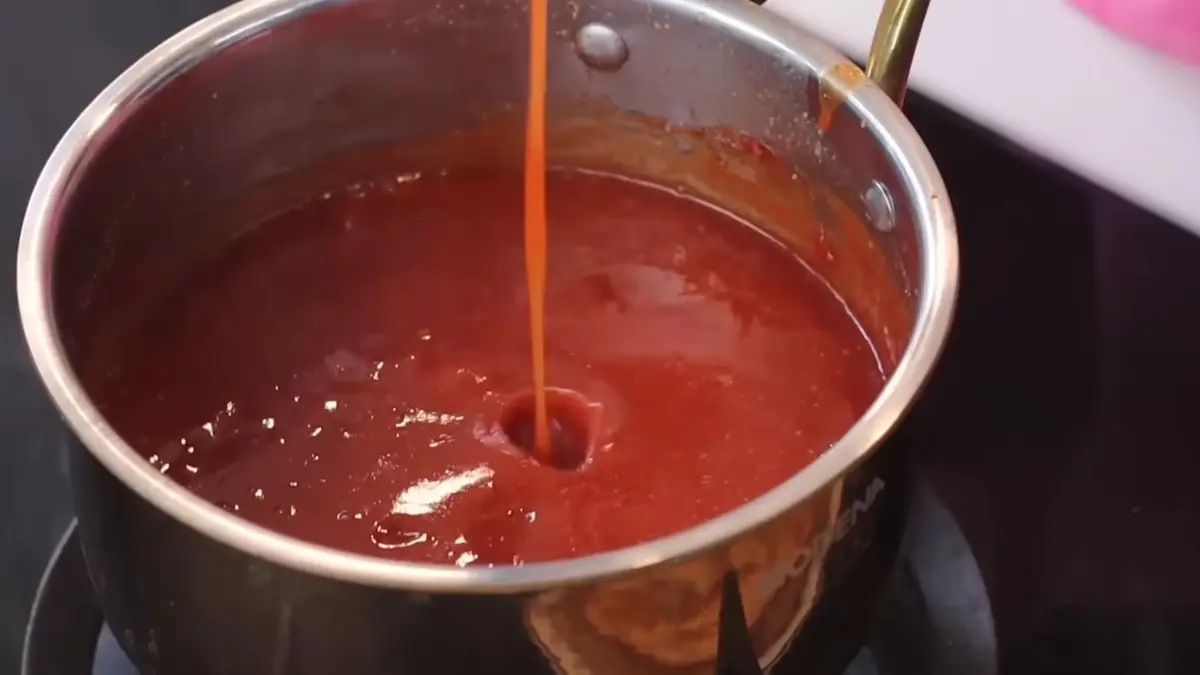 Resep saus barbecue. (Foto: YouTube Devina Hermawan)