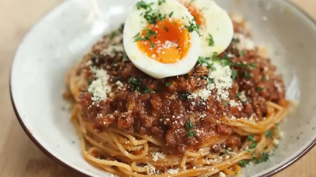 Resep Spaghetti bolognese. (Foto: YouTube Devina Hermawan)