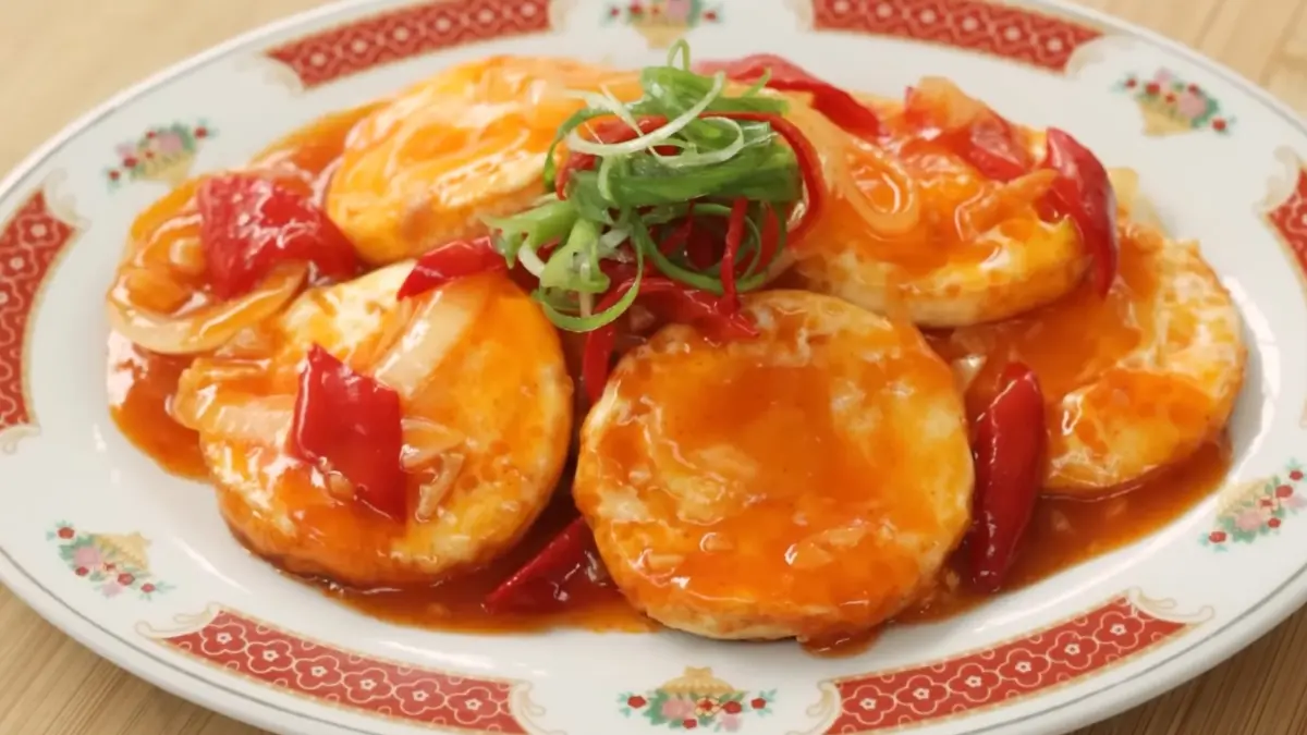 Resep Telur Asam Manis. (Foto: YouTube Devina Hermawan)