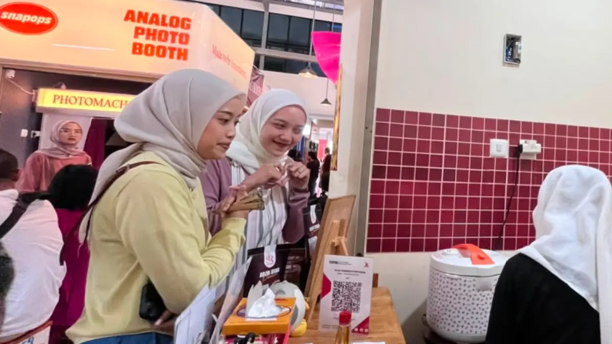 Tim Radar Bogor saat menyusuri Pusat Kuliner di Pasar Jambu Dua (Dzikry/Radar Bogor)