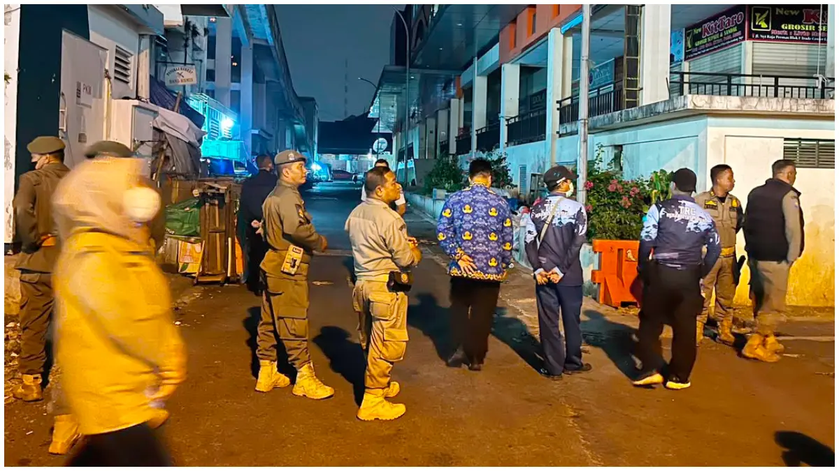Razia pelaku penyimpangan sosial oleh Satpol PP Kota Bogor. (Foto :  Fauzan/Radar Bogor)