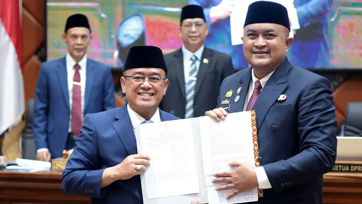 Bupati Bogor Rudy Susmanto saat hadir pada Rapat Paripurna yang digelar di Ruang Rapat Paripurna DPRD Kabupaten Bogor. (Dok. Diskominfo Kabupaten Bogor)