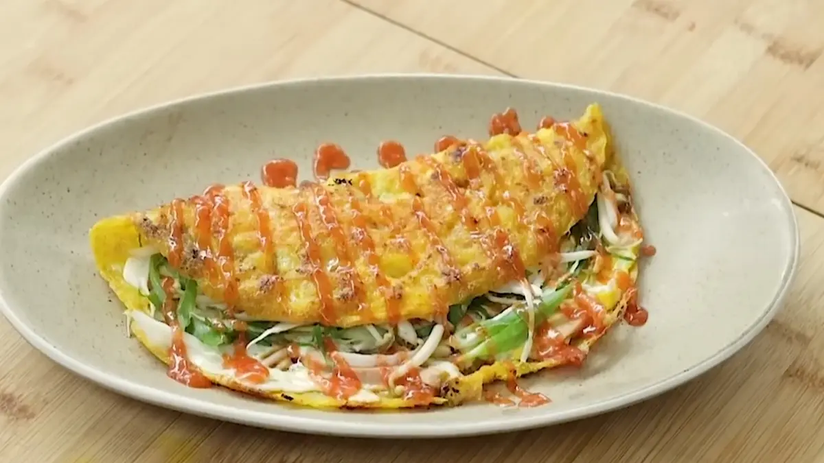 Resep crispy omelette. (YouTube Devina Hermawan)