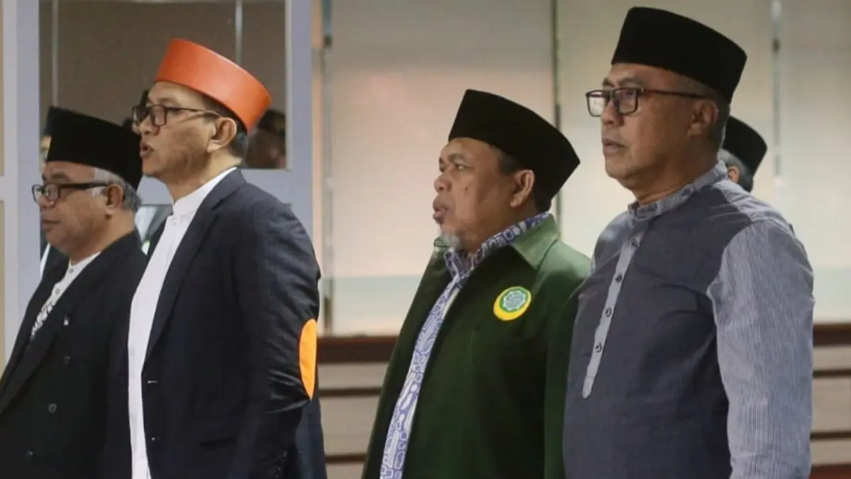 Sekda Kota Bogor Denny Mulyadi, mendampingi Ketua Dewan Dakwah Islamiyah Indonesia (DDII) Provinsi Jawa Barat, KH. M. Roinul Balad melantik Pengurus DDII Kota Bogor Periode 2026-2031 . (Dok. Pemkot Bogor)