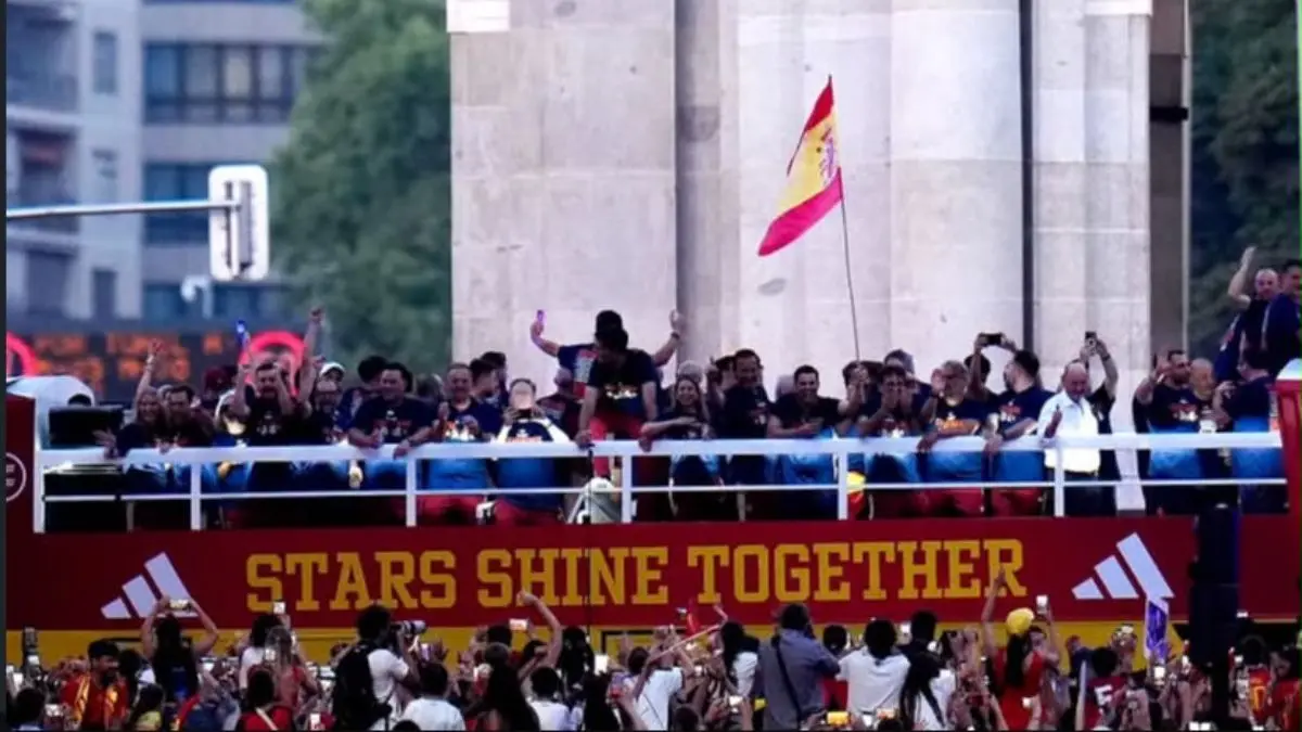 Kemeriahaan penyambutan Timnas Spanyol yang menang Piala Dunia 2026. Foto: Instagram @reuters