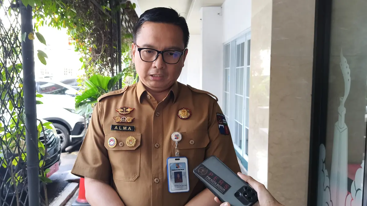 Kepala Bagian Hukum dan HAM Setda Kota Bogor, Alma Wiranta saat memberikan penjelasan soal perda. (Fikri/Radar Bogor)