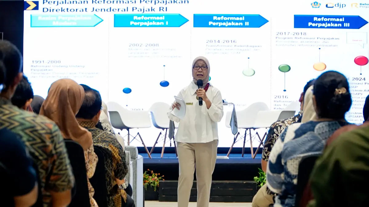 Kepala Kanwil DJP Jawa Barat III Romadhaniah dalam Forum Konsultasi Publik dan Dialog Kemitraan di Bogor. (Aziz/Radar Bogor)