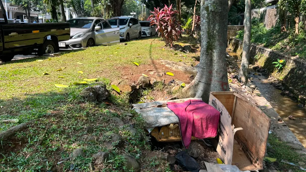 Salah satu kawasan depan Istana Bogor yang kerap digunakan gelandangan dan pengemis. (Fauzan/Radar Bogor)