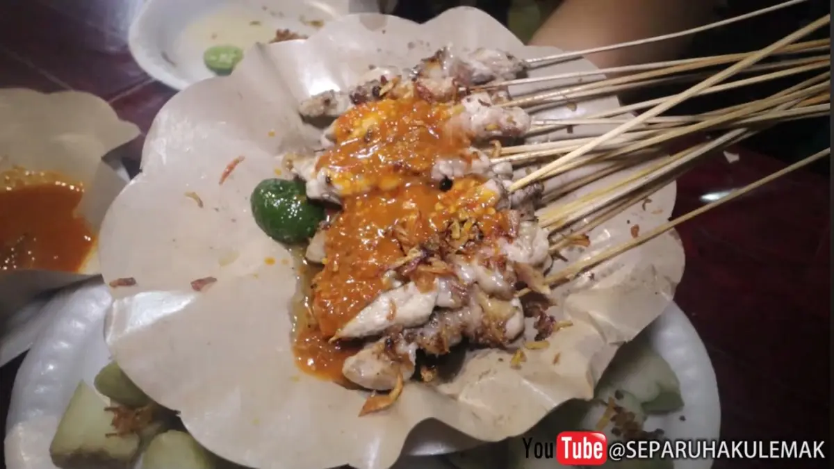 Sate Taichan Senayan yang masih jadi incaran pecinta kuliner, termasuk dari Bogor. Foto: tangkapan layar YouTube @separuhakulemak