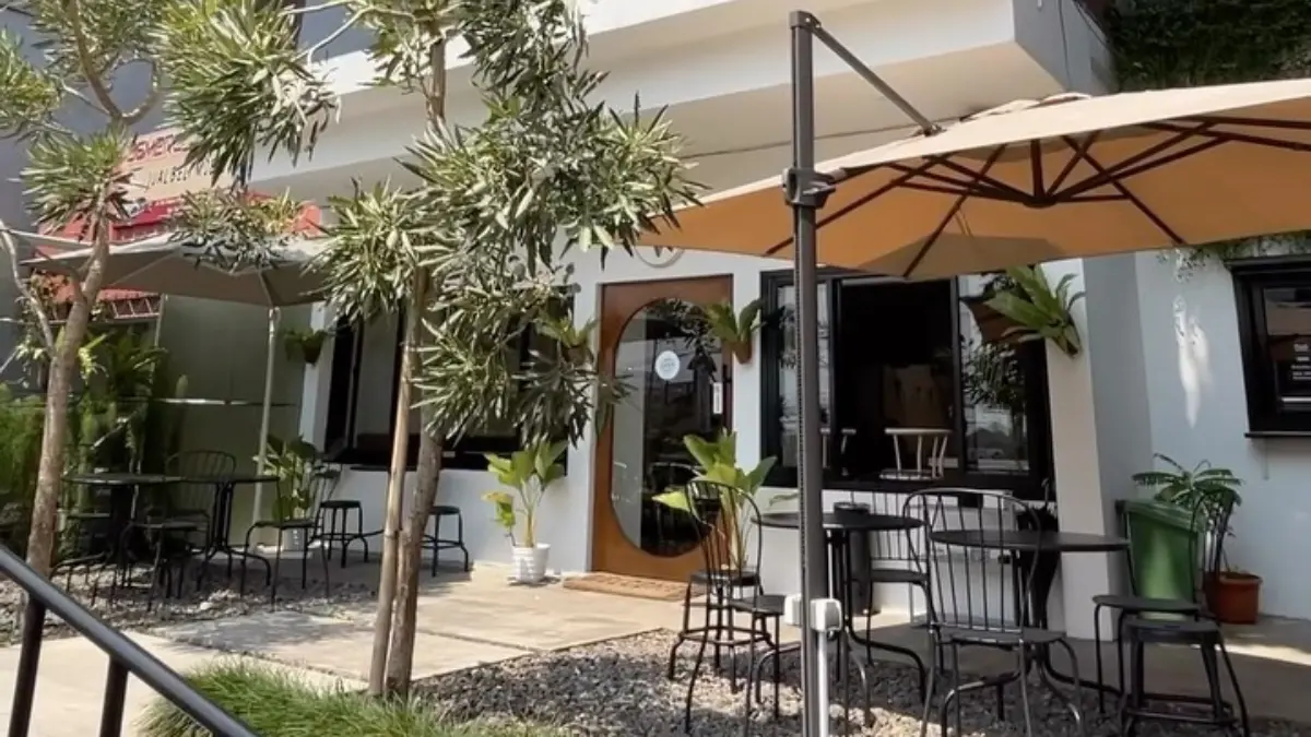 Uttara jadi kafe di Bogor yang lokasinya strategis di dekat Exit Tol BORR. Foto: Instagram
