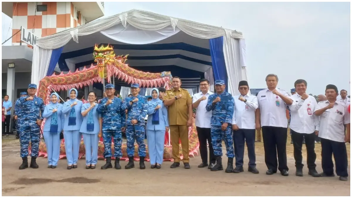 Koopsudnas mengadakan bakti sosial dalam rangka Hari Bakti TNI Angkatan Udara ke-79  di Lanud Saleh Basarah, Rumpin, Kabupaten Bogor.
(Foto : Septi Nulawam/Radar Bogor)