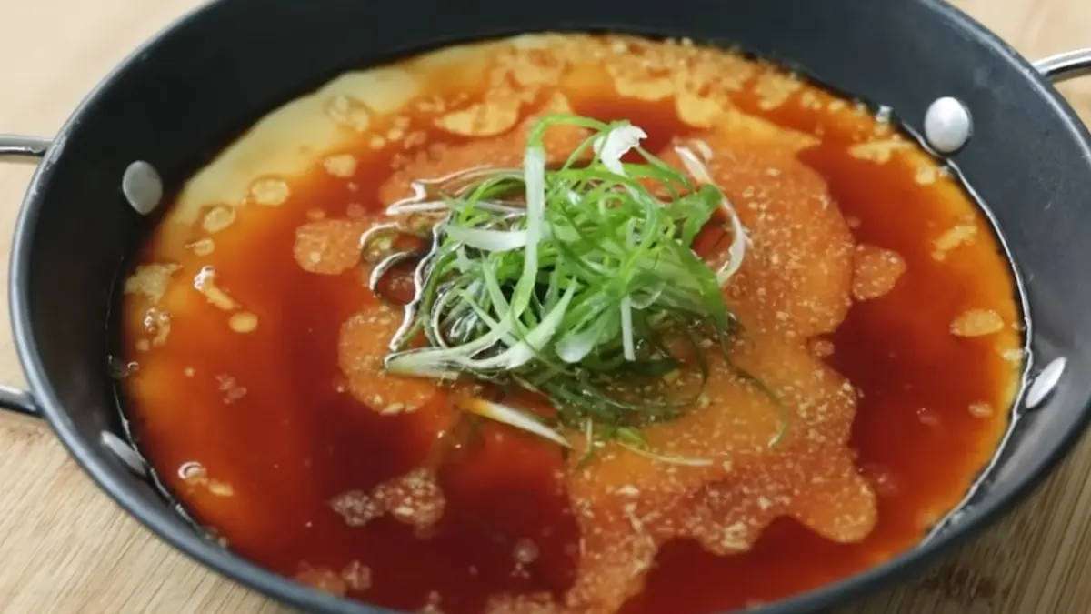 Resep Tim Telur dengan sentuhan Chinese food. (Foto: YouTube Devina Hermawan)