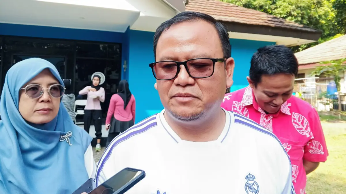 Ketua Pengurus Cabang Taekwondo Indonesia (Pengcab TI) Kota Bogor, Rudy Mashudi saat menyampaikan keterangan kepada wartawan. (Fikri/Radar Bogor)