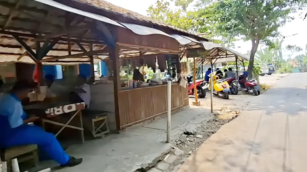 Kuliner di Warung Bambu Ampel. (YouTube/Plesiran asik)
