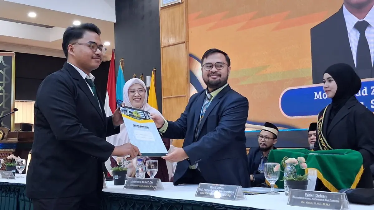 Penyerahan Surat Keterangan Lulus di Yudisium FAI UIKA Bogor, Sabtu, 25 Juli 2026. Foto: Muhammad Ali/Radar Bogor