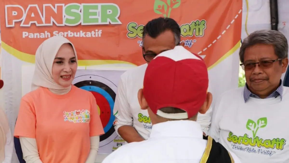 Ketua TP PKK Kota Bogor yang juga founder gerakan Serbukatif Yantie Rachim saat hadir &nbsp;puncak peringatan Hari Anak Nasional (HAN) Tingkat Kota Bogor di Alun-alun Kota Bogor. (Dok. Pemkot Bogor)