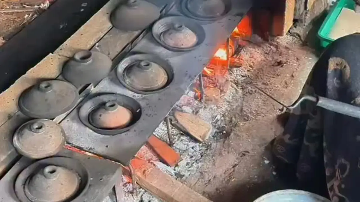 Surabi kayu bakar di dekat Terminal Baranangsiang Bogor. Foto: Instagram