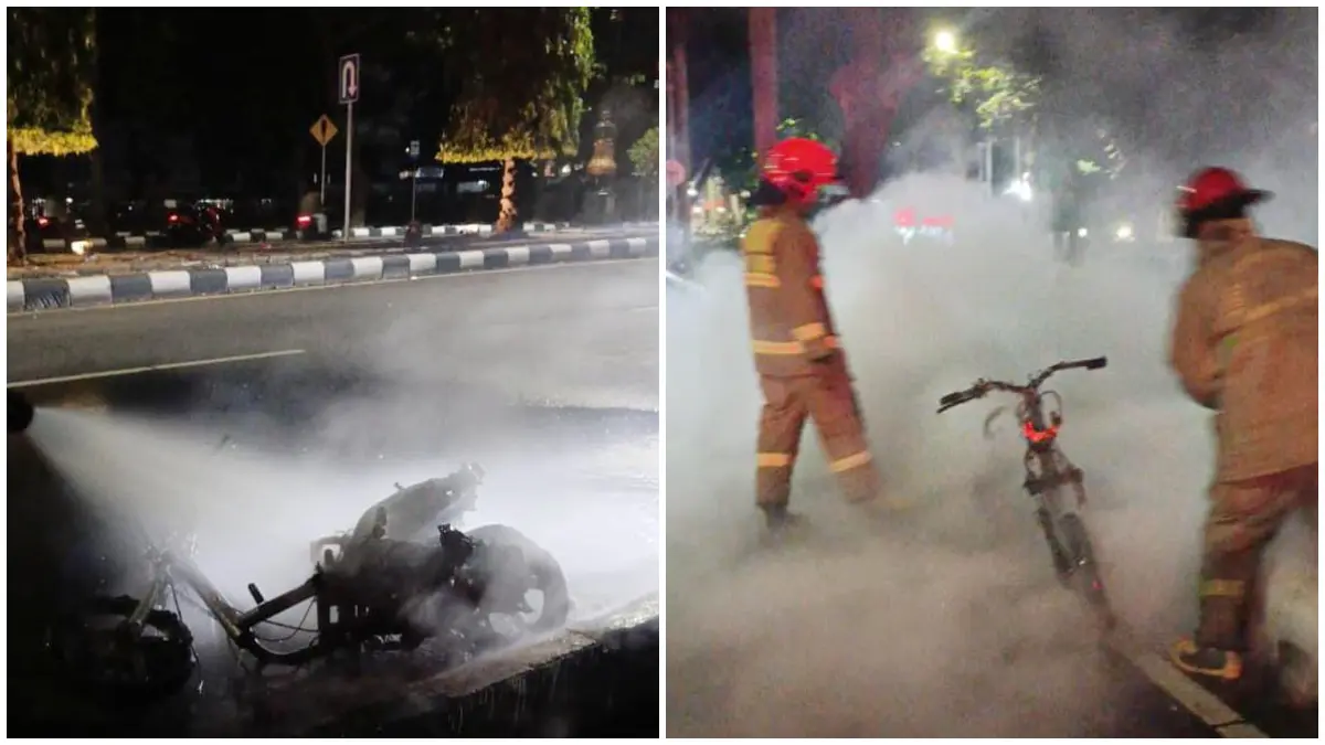 Petugas Disdamkarmat saat memadamkan api yang membakar sepeda motor di Jalan Tegar Beriman Cibinong, Bogor. (Foto: Disdamkarmat for Radar Bogor)