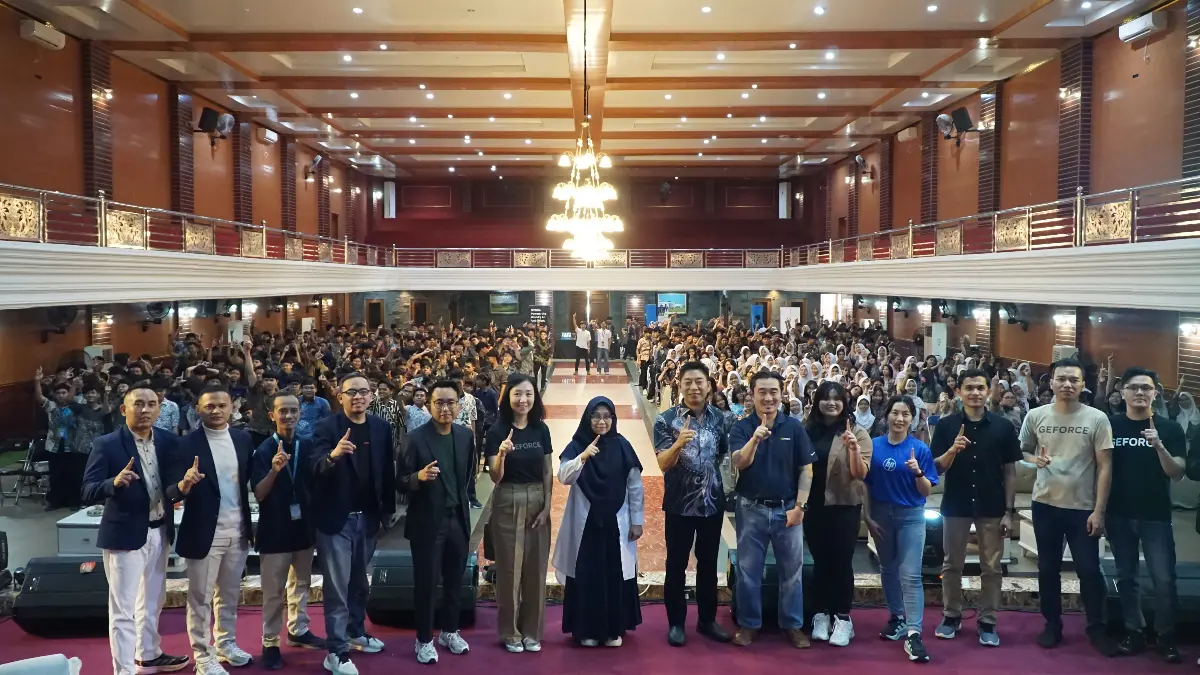 Sentral Komputer bersama NVIDIA Indonesia dan HP Indonesia menghadirkan edukasi Artificial Intelligence (AI) bagi 500 siswa SMK Boash 1 lewat program Sentral Service Goes to School di Boash Convention Center. (Dok. SMK Boash 1)