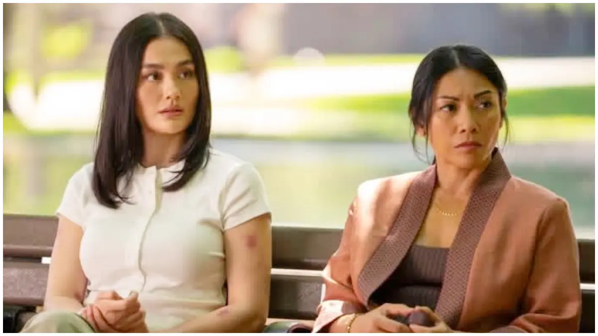 Potret Agnez Mo dan Anggun C Sasmi dalam serial Reacher Season 4 saat memerankan karakter ibu dan anak. (Foto: Instagram @reacherprimevideo)&nbsp;