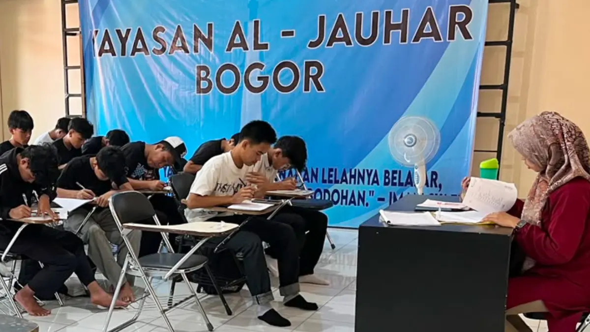 Suasana belajar di PKBM Al Jauhar, Kota Bogor. (Fikri/Radar Bogor)