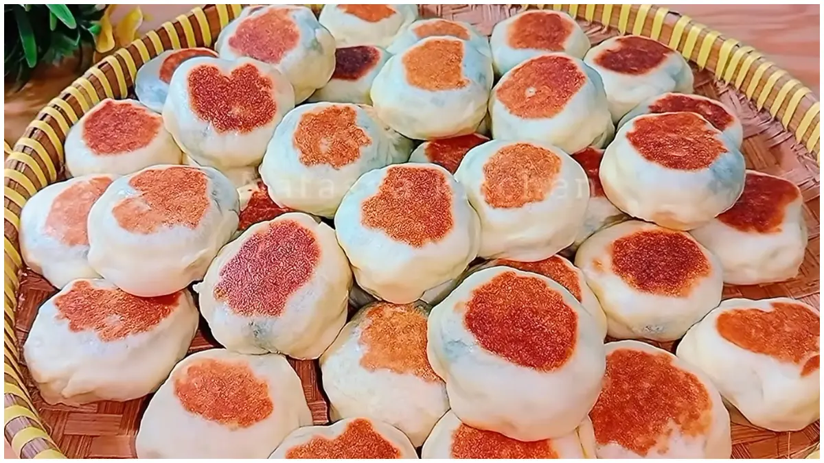 Tampilan ide kretif membuat bakpia isi kacang hijau. (Foto: Kanal Youtube (NatasyaKitchen)