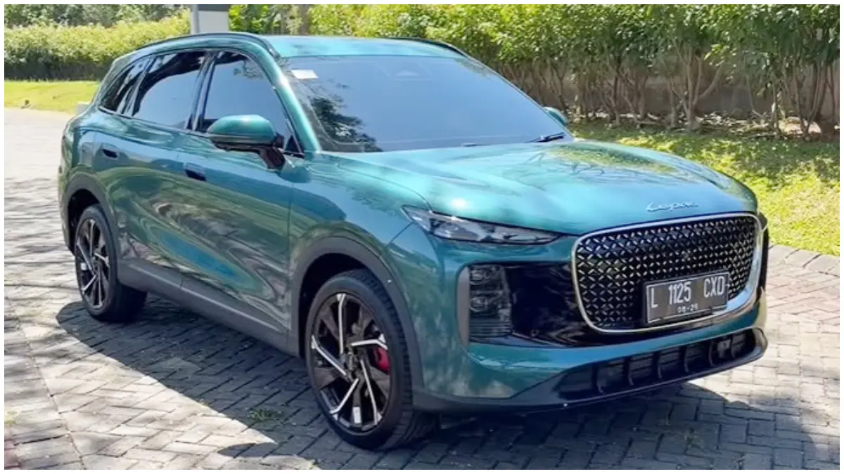 Tampilan mobil mewah SUV premium Lepas L8 Phev. (Foto: Kanal YouTube Jason Nathaniel)