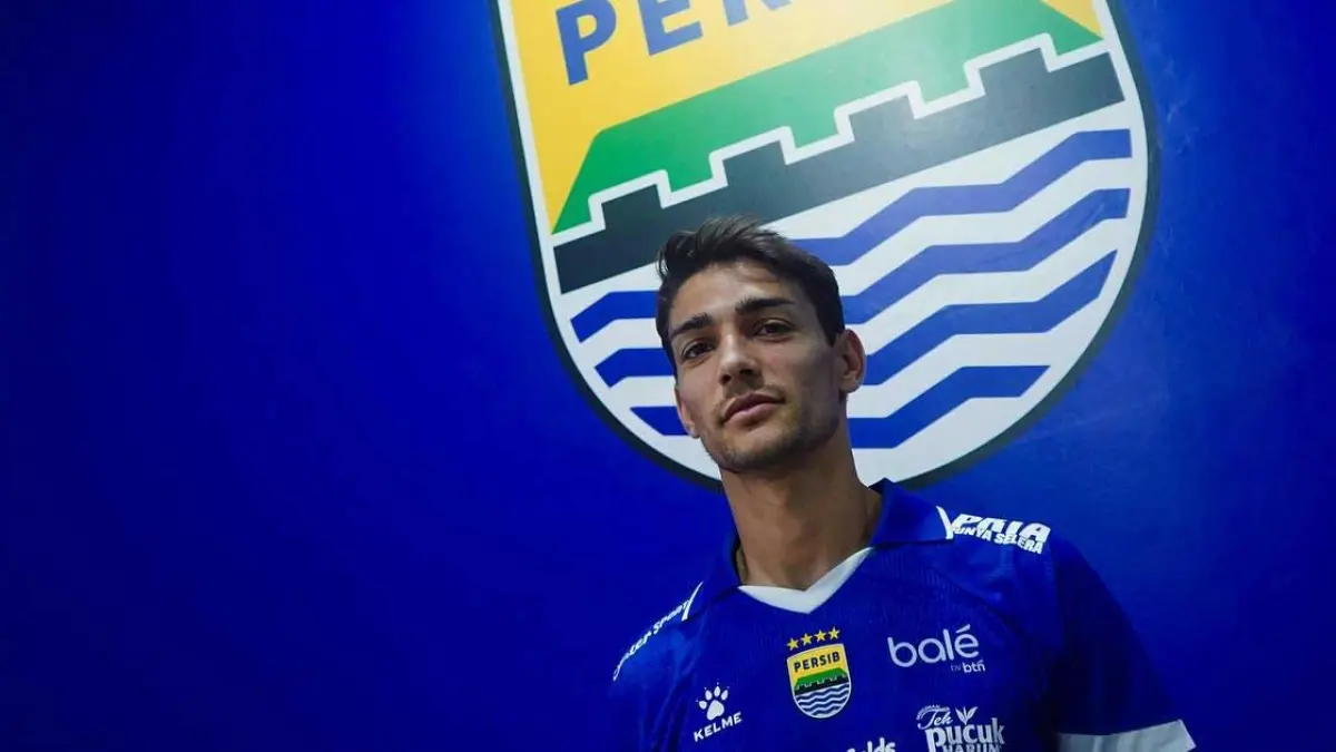 Federico Barba dirumorkan semakin dekat ke Palermo. (Instagram @persib)