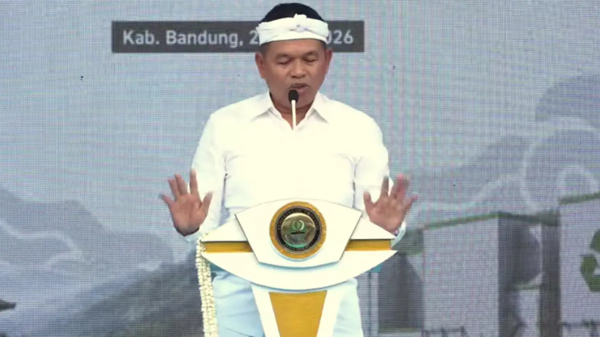 Gubernur Jawa Barat, Dedi Mulyadi menjelaskan masalah PHK.