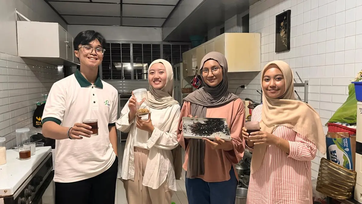 LPAAI IPB University bersama IAAS LC IPB melakukan kegiatan riset dan pengembangan (Research and Development/RnD) terhadap produk teh daun ubi.  