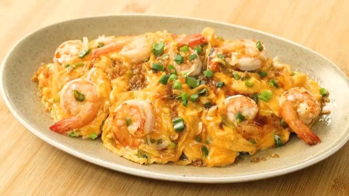 Nasi Telur Hong Kong (Foto: YouTube Devina Hermawan)